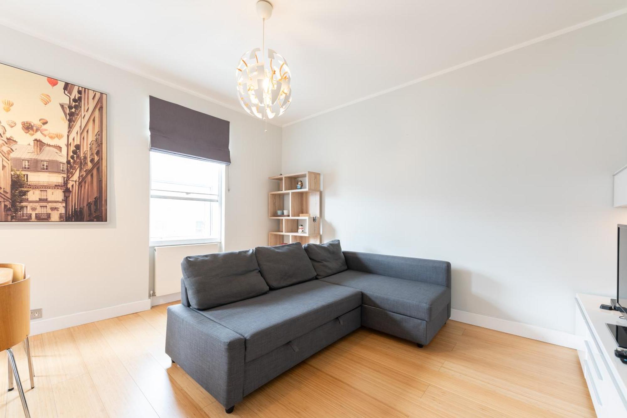 Special Offer! Bright & - Up To 4 Apartament *