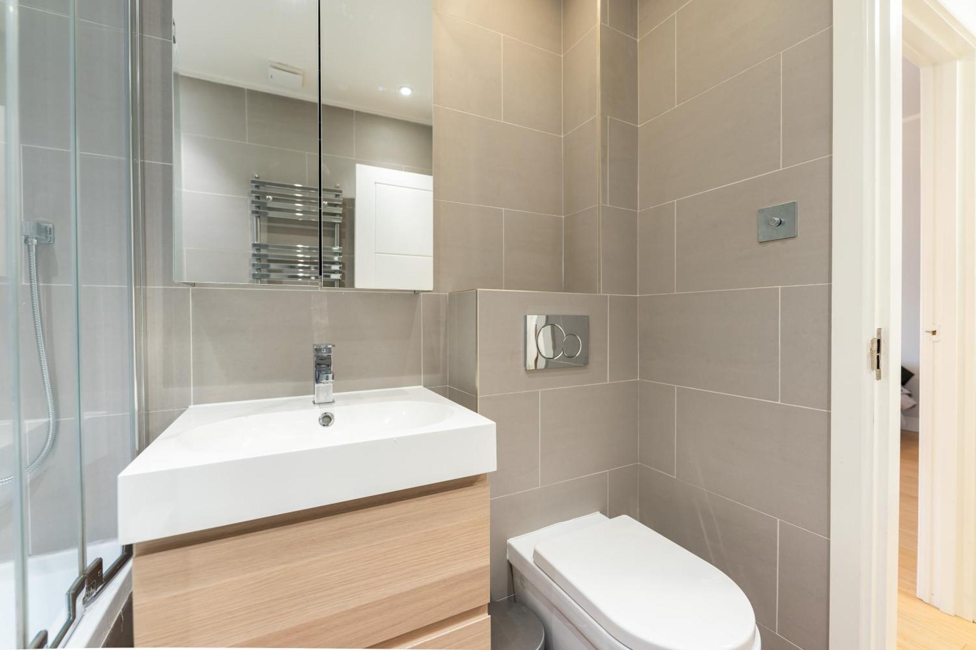 Special Offer! Bright & - Up To 4 * Londra