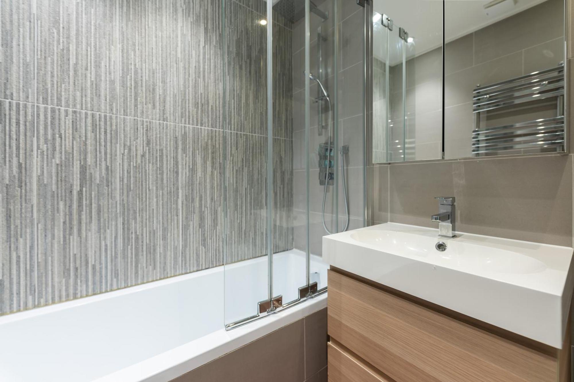Special Offer! Bright & - Up To 4 Apartament Londra